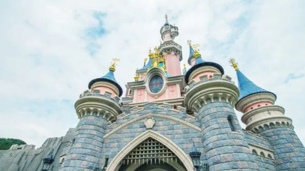The mouse house and other popular theme parks are a short drive away from Davenport.