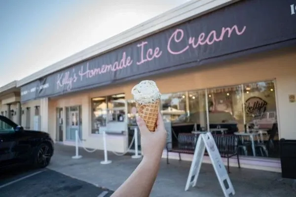 Indulge in sweet scoops of frozen bliss with Kelly’s ice cream.