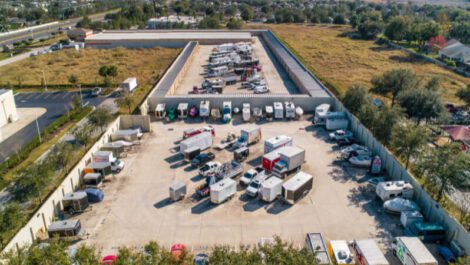 Boat and RV outdoor parking near me in Clermont, FL