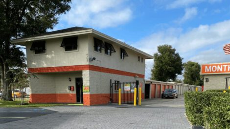 Electronic gate access at storage facility