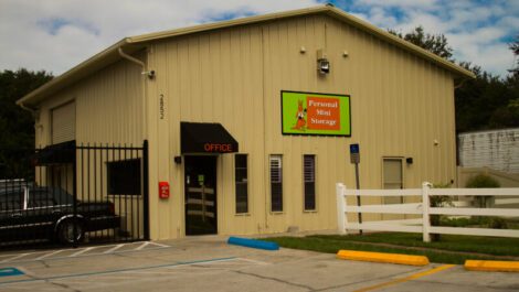 Self-storage facility office in Kissimmee, FL