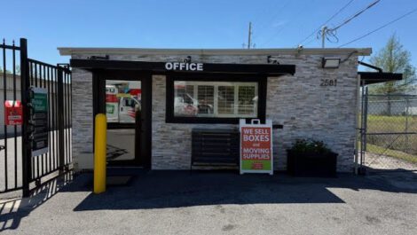 Drive up storage office in Broadview