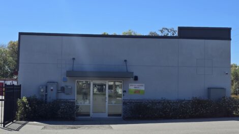 Walk-in-unit-storage-North-Woodland